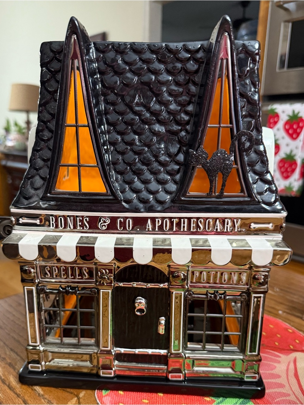 Bath and Body Works Bones & Co. Apothecary Ceramic Halloween House